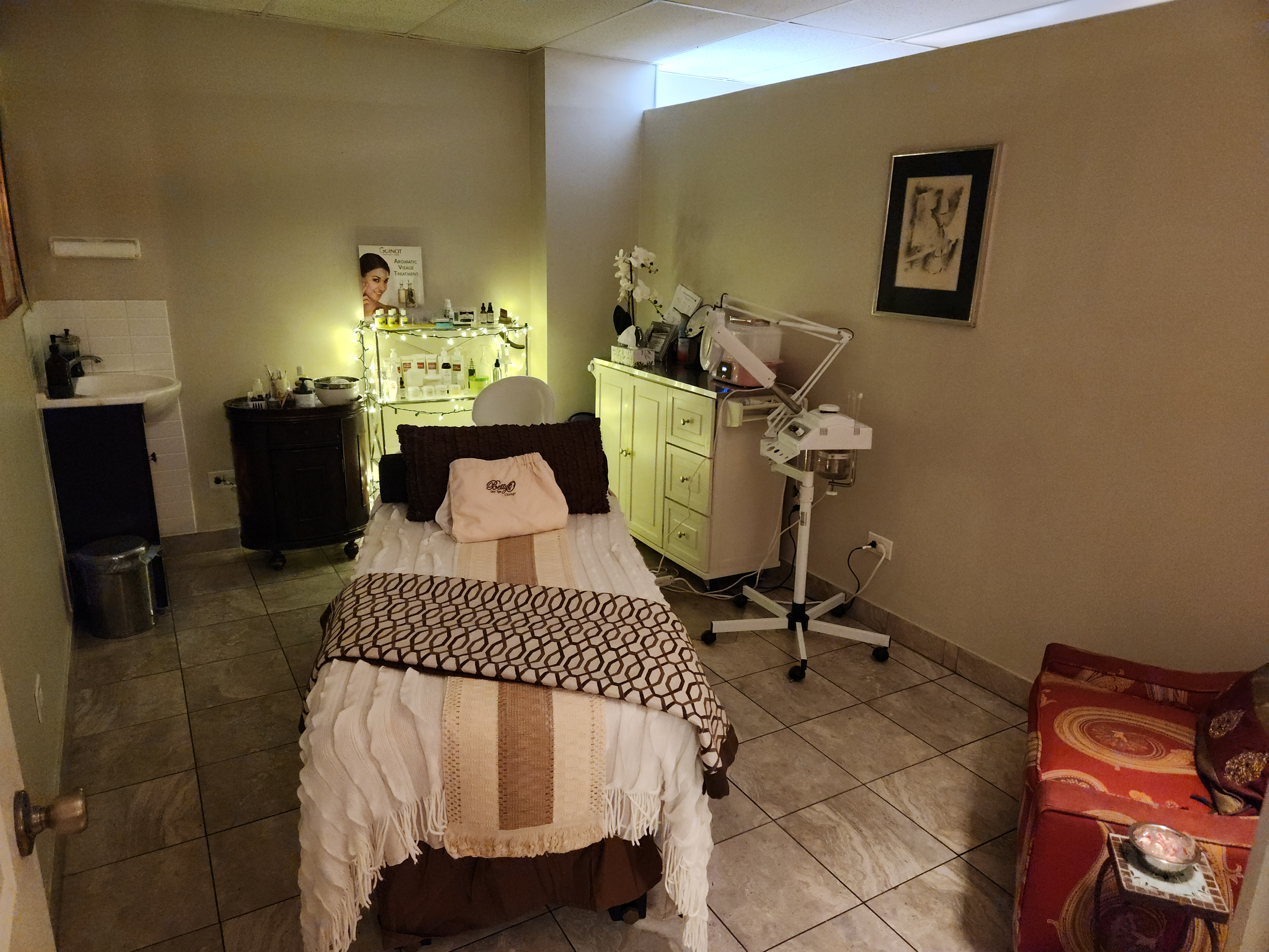 Treatment room at Bettye O Day Spa Hyde Park Chicago